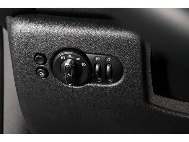 MINI Electric Mini Essential 33 kWh 2021 Elektrisch 23