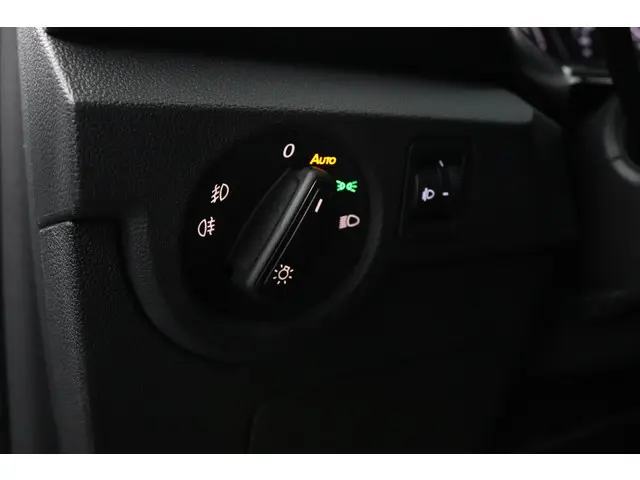 Volkswagen T-Cross 1.0 TSI 110pk DSG Life 2023 Benzine 33