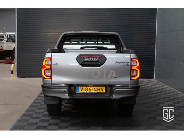 Toyota Hilux 4.0 Double Cab Adventure 2024 Benzine 6