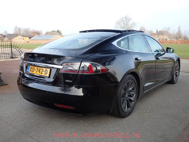 Tesla Model S 75D 2018 Elektrisch 4