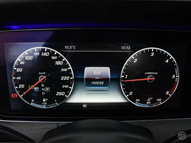 Mercedes-Benz E-Klasse 220 d Prestige 2015 Diesel 15