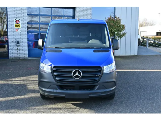 Mercedes-Benz Sprinter 2