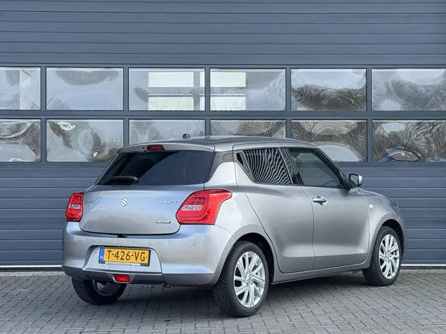 Suzuki Swift 1.2 SELECT SMART HYBRID 2024 Benzine 3