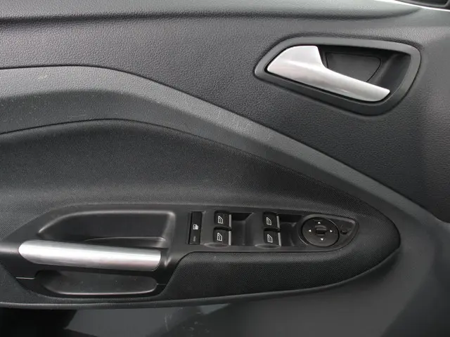 Ford C-MAX 1.0 Edition Plus 2015 Benzine 22