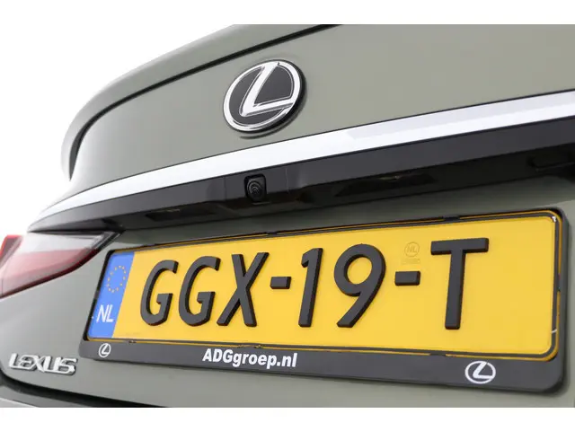 Lexus ES 300h Executive Line 2024 Hybride Benzine 41