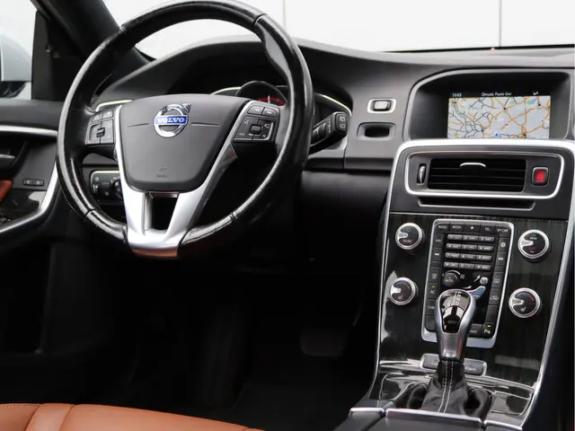 Volvo V60 2.4 D6 AWD Plug-In Hybrid 2015 Hybride Diesel 31