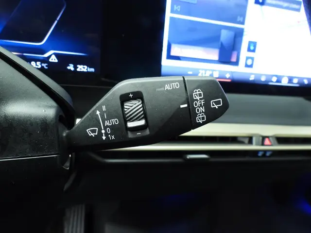 BMW iX xDrive50 2025 Elektrisch 28