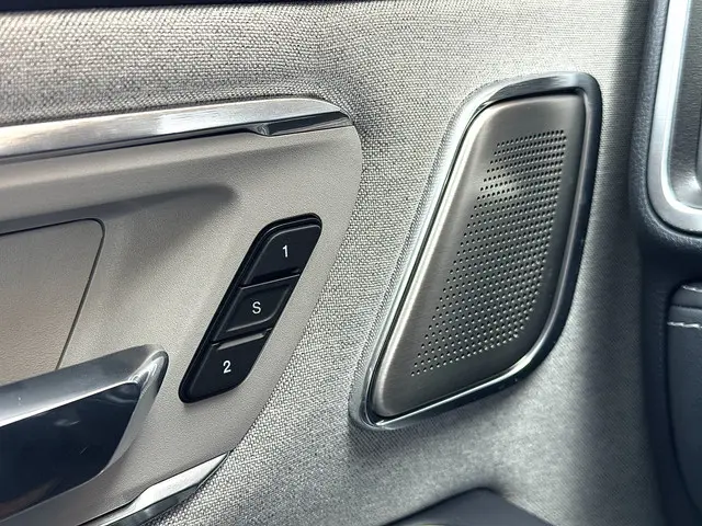 Dodge Ram 1500 5.7 V8 4x4 Crew Cab Limited 2024 Benzine 38