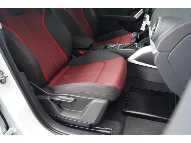 Audi Q2 35 TFSI epic 2020 Benzine 46