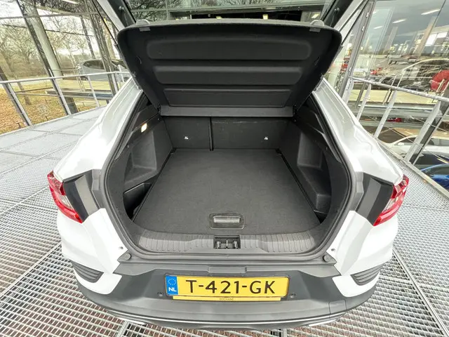 Renault Arkana 1.3 Mild Hybrid 160 R.S. line 2023 Benzine 9