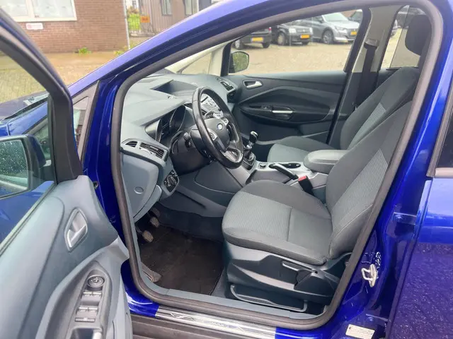 Ford C-MAX 1.0 Titanium 2014 Benzine 8