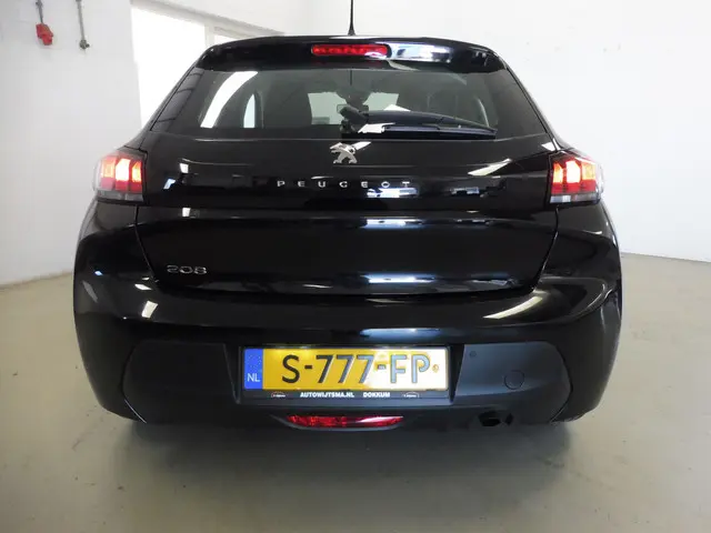 Peugeot 208 1.2 PureTech Active 2023 Benzine 12