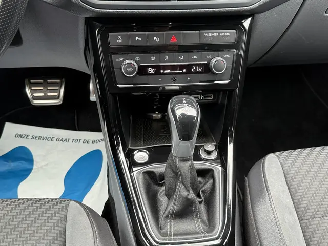 Volkswagen T-Cross 1.0 TSI Style R line 2019 Benzine 19