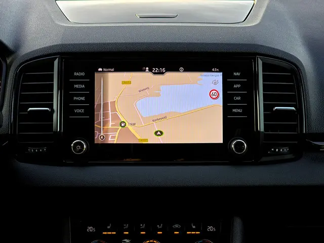 Škoda Karoq 1.5 TSI ACT Sportline Business 2024 Benzine 18