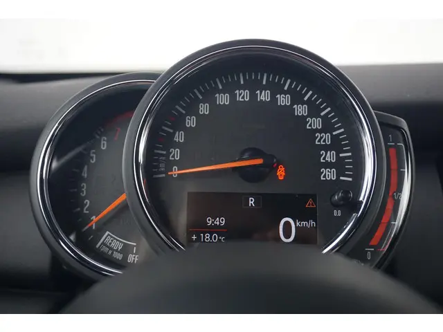 MINI 3-Deurs One 2020 Benzine 19