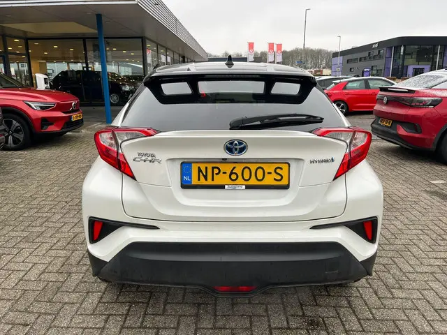 Toyota C-HR 1.8 Hybrid Bi-Tone 2017 Hybride Benzine 5