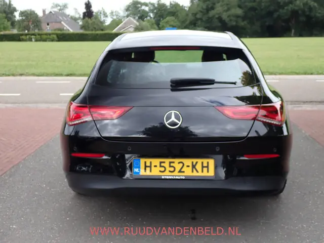 Mercedes-Benz CLA Shooting Brake 180 2020 Benzine 32