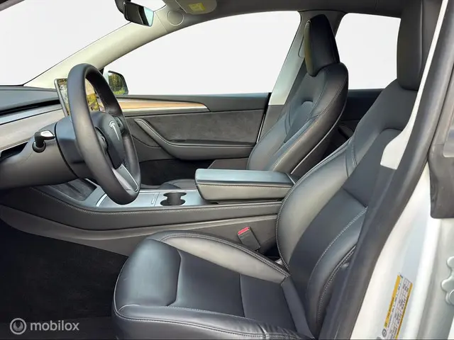 Tesla Model Y Performance AWD 75 kWh 2022 Elektrisch 6