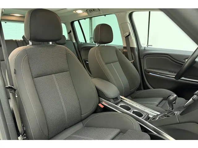 Opel Zafira 1.6 Turbo Business Executive 2017 Benzine 13