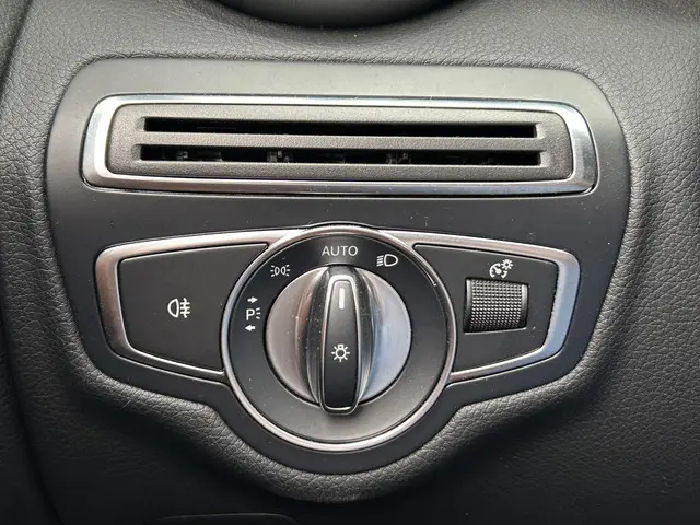 Mercedes-Benz C-Klasse Coupé 180 AMG-Line 2018 Benzine 23