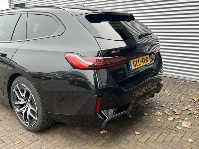 BMW 5 Serie Touring 530e xDrive 2024 Hybride Benzine 9