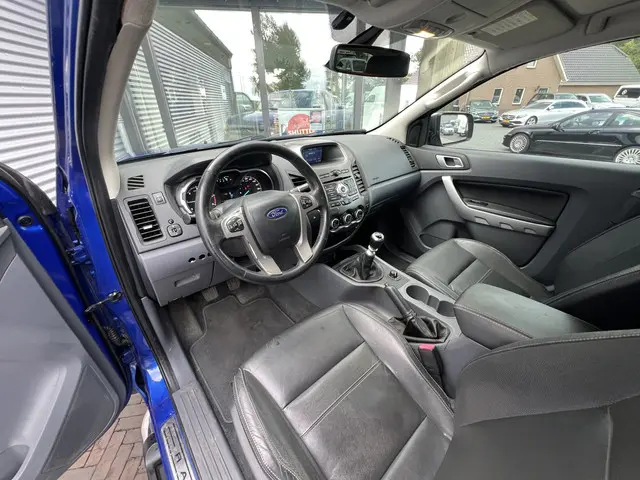 Ford Ranger 2.2 TDCi Limited Super Cab 2015 Diesel 3