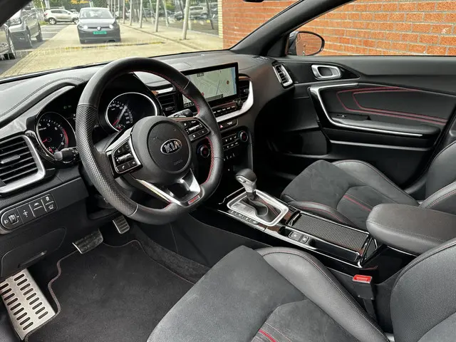 Kia ProCeed 1.6 T-GDi 204pk Automaat GT 2021 Benzine 16