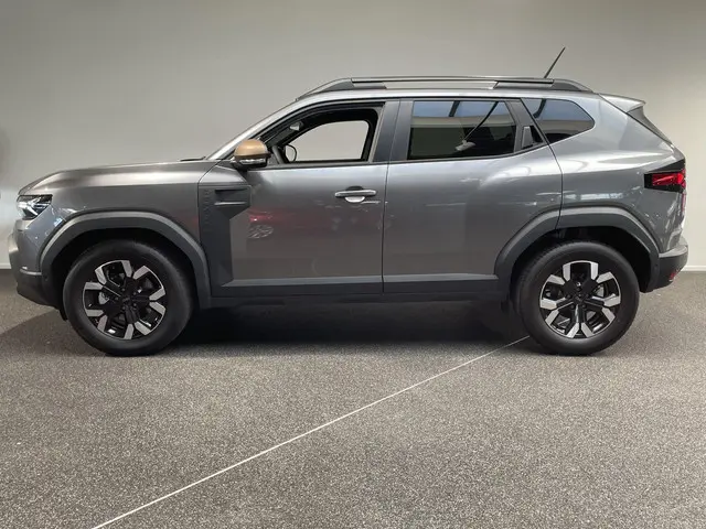 Dacia Duster 1.6 Hybrid 140 Extreme 2024 Hybride Benzine 8