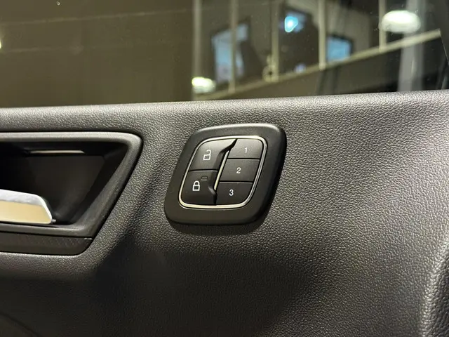 Ford Kuga 2.5 FHEV ST-Line X 2024 Hybride Benzine 17