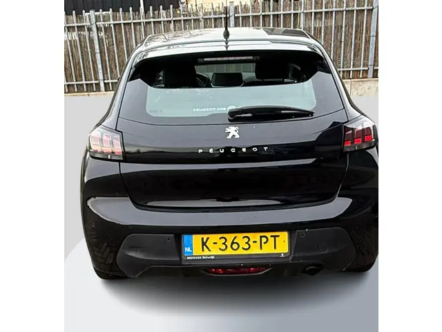 Peugeot 208 1.2 PureTech Active 2021 Benzine 4