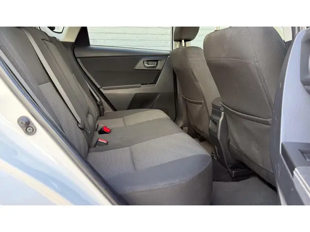 Toyota Auris 1.6 Aspiration 2013 Benzine 14