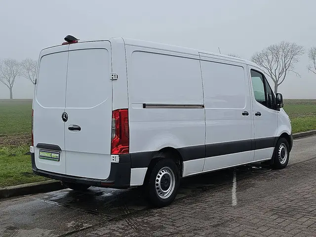 Mercedes-Benz Sprinter 3
