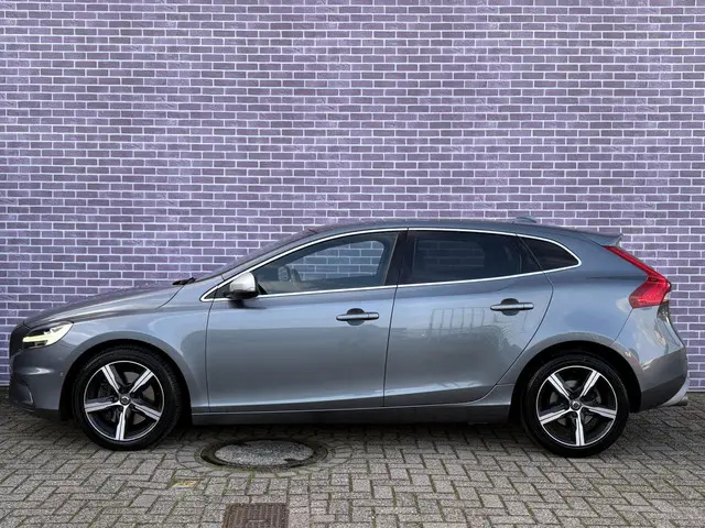 Volvo V40 1.5 T3 Polar+ Sport 2019 Benzine 30