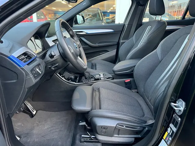 BMW X2 xDrive25e High Executive 2022 Hybride Benzine 19