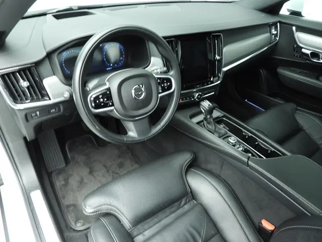 Volvo V90 2.0 T4 Inscription 2018 Benzine 39