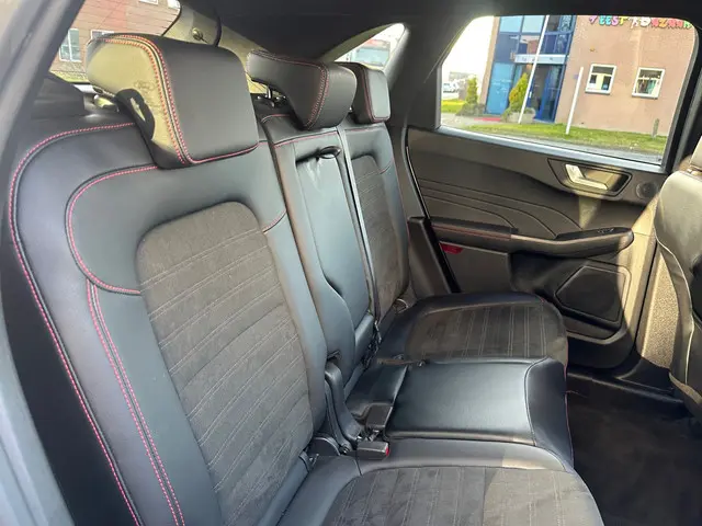 Ford Kuga 2.5 PHEV ST-Line X 2022 Hybride Benzine 19