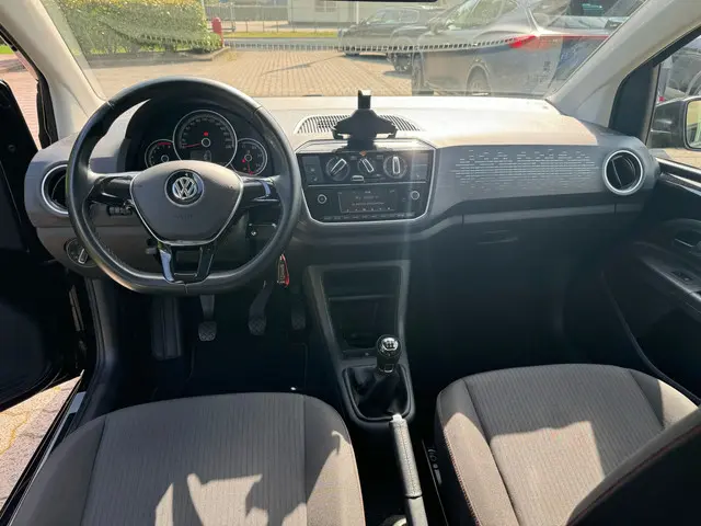 Volkswagen up! 1.0 BMT high up! 2018 Benzine 9