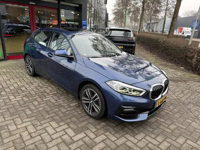 BMW 1 Serie 118i Business Edition 2021 Benzine 6