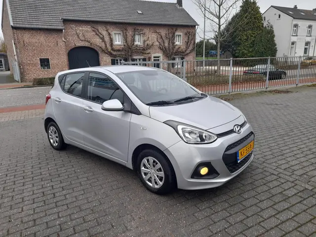 Hyundai i10 1.0i i-Motion Comfort 2016 Benzine 12