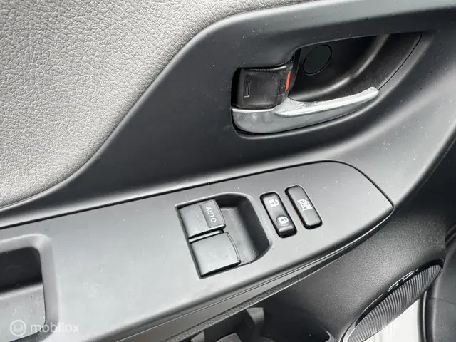 Toyota Yaris 1.5 Hybrid Active 2019 Hybride Benzine 13