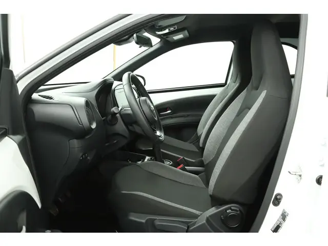 Toyota Aygo X 1.0 VVT-i MT Play 2024 Benzine 17