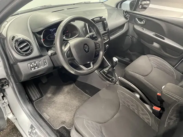Renault Clio Estate 0.9 TCe Limited 2020 Benzine 7