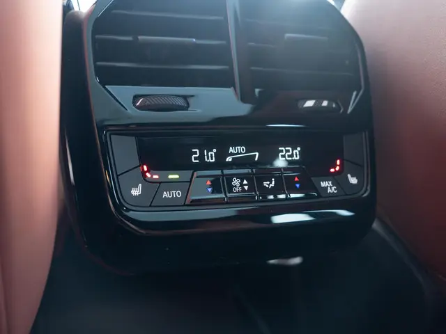 BMW iX M60 2023 Elektrisch 37