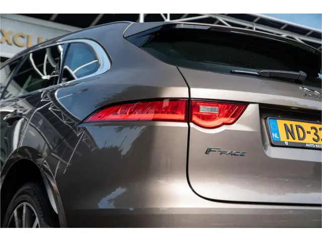 Jaguar F-PACE 2.0 Portfolio Pano AWD 20d 2017 Diesel 6