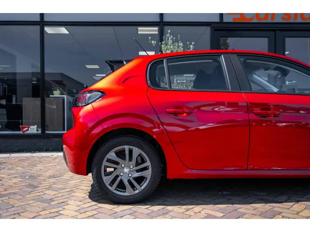 Peugeot 208 1.2 PureTech Allure|Cruise|Airco|Pdc| 2022 Benzine 7