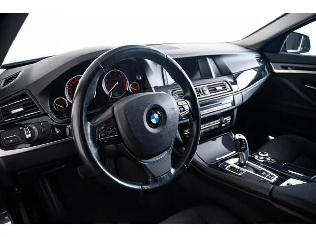 BMW 5 Serie 520i Executive 2016 Benzine 38