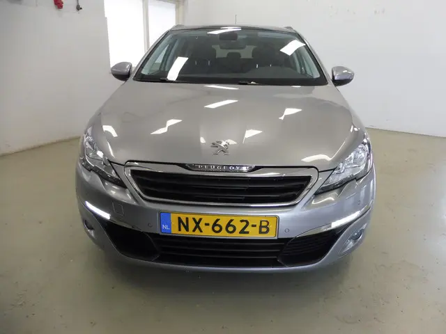 Peugeot 308 SW 1.2 PureTech Blue Lion 2017 Benzine 24