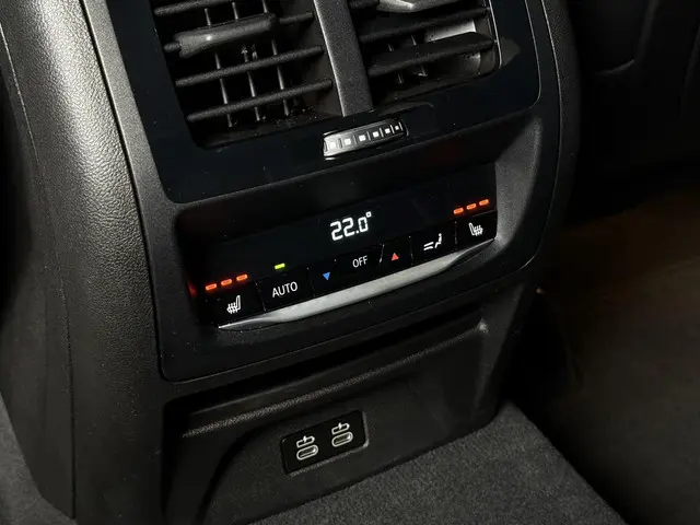 BMW X3 xDrive30e 2022 Hybride Benzine 32