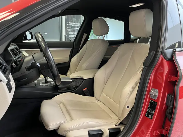 BMW 3 Serie Gran Turismo 320i GT M-Sport 2018 Benzine 4