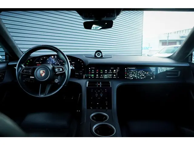 Porsche Taycan Turbo 93 kWh 2020 Elektrisch 7